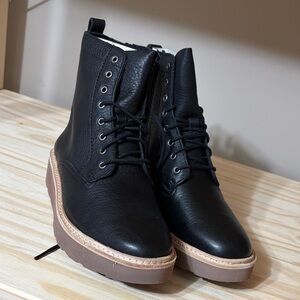 NIB clarks trace pine, black leather combat boots